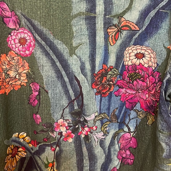 Citron butterfly flower button down blouse novelty print 1X split sleeve - Picture 10 of 10